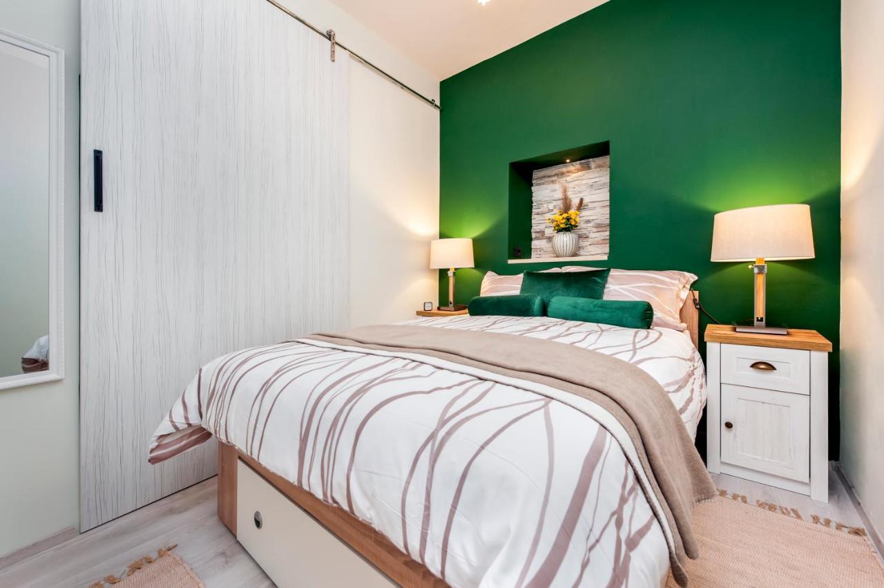 Bella Campagna - Luxury Two Bedroom Apartment Rovinj Exterior photo
